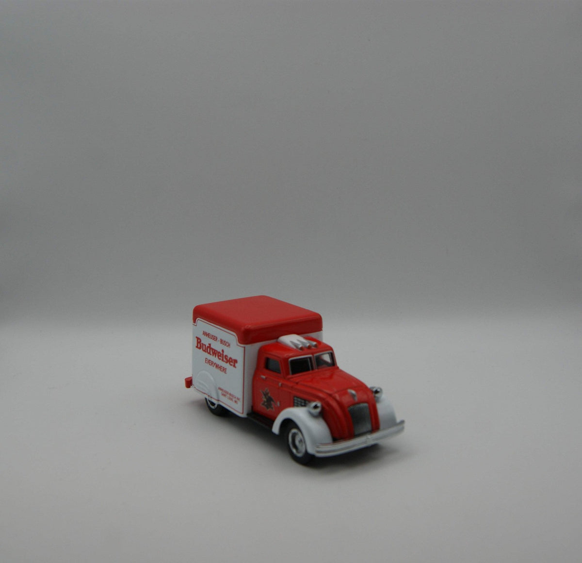Matchbox Collectibles Budweiser 1937 Dodge Airflow YVT02-M 1:43 OVP Zertifikat