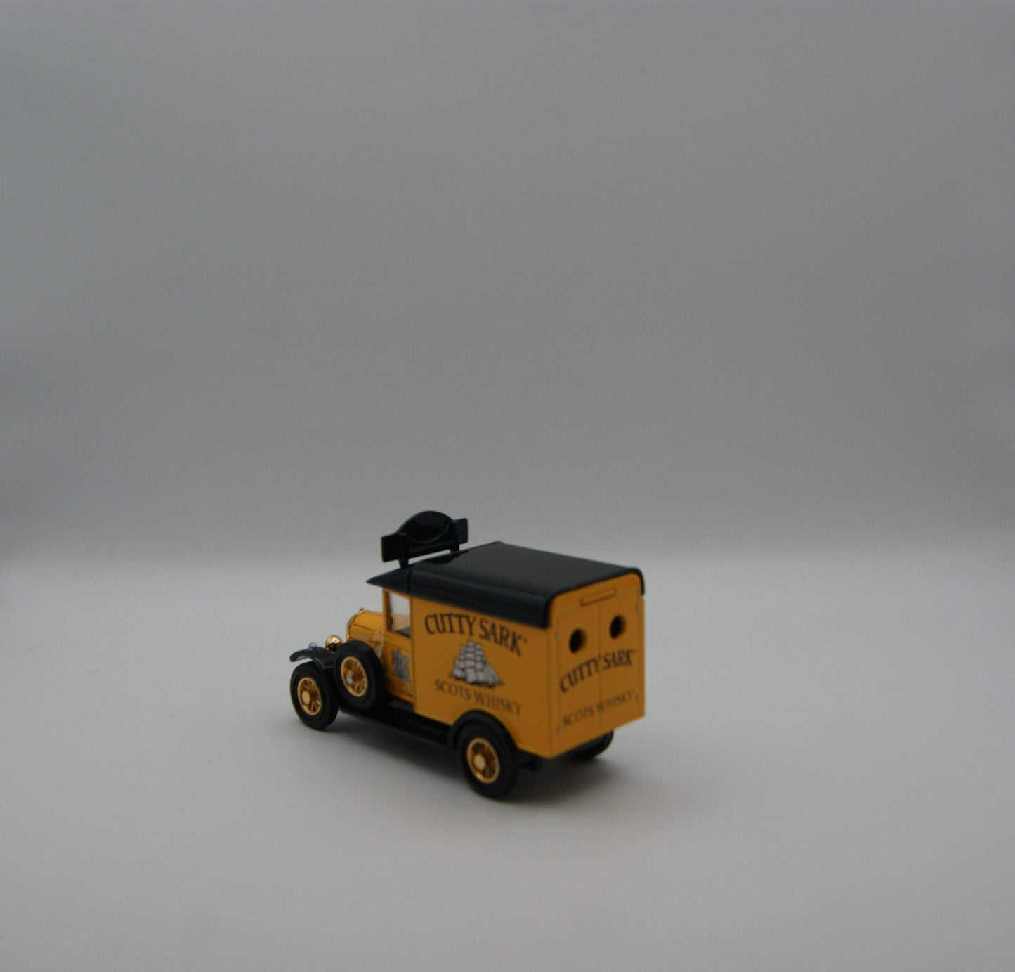 Matchbox Collectibles Cutty Sark 1929 Morris Van YYM37791 OVP Zertifikat 1:43 (K