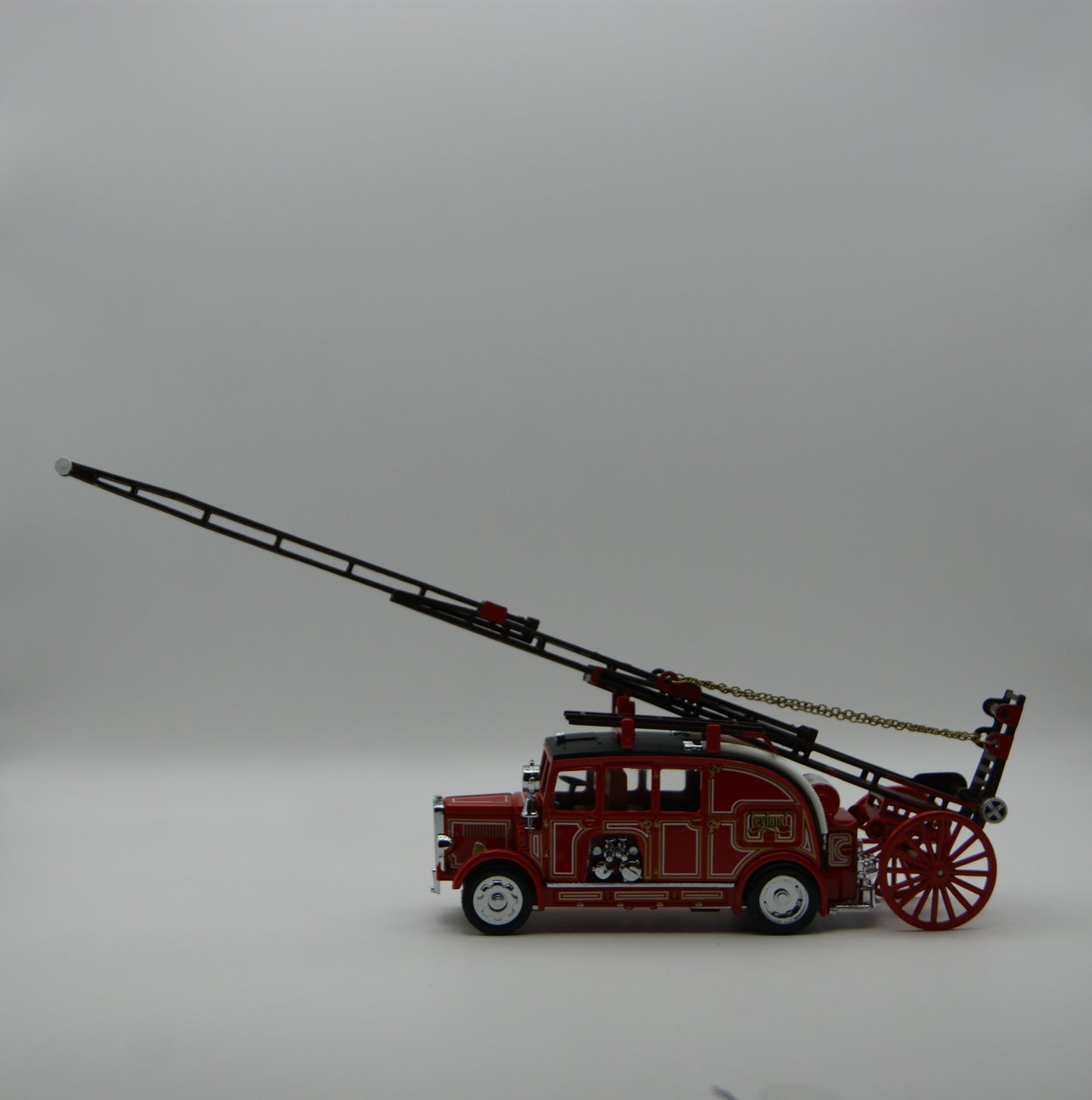 Matchbox Models of Yesteryear YFE05 1932 Mercedes-Benz Feuerwehr Cleveland OVP