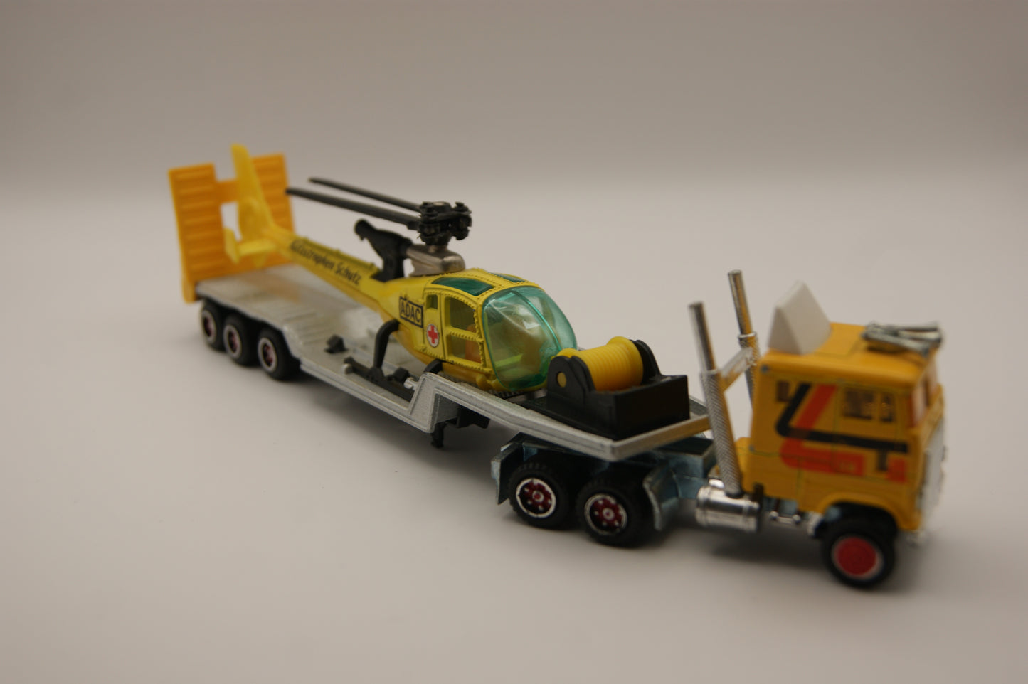 Majorette 601 Ford CL 9000 Hubschrauber-Transporter ADAC 1:87 Vintage France