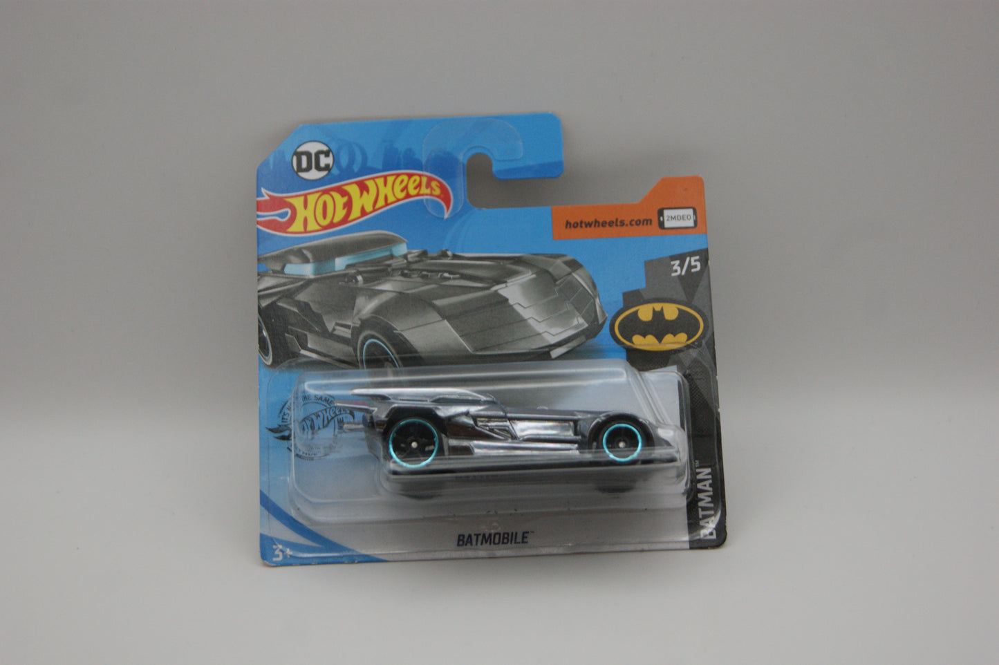 Hot Wheels Batmobile DC Batman 3/5 2017 Chrome Blue Rims 9/250 OVP 1:64