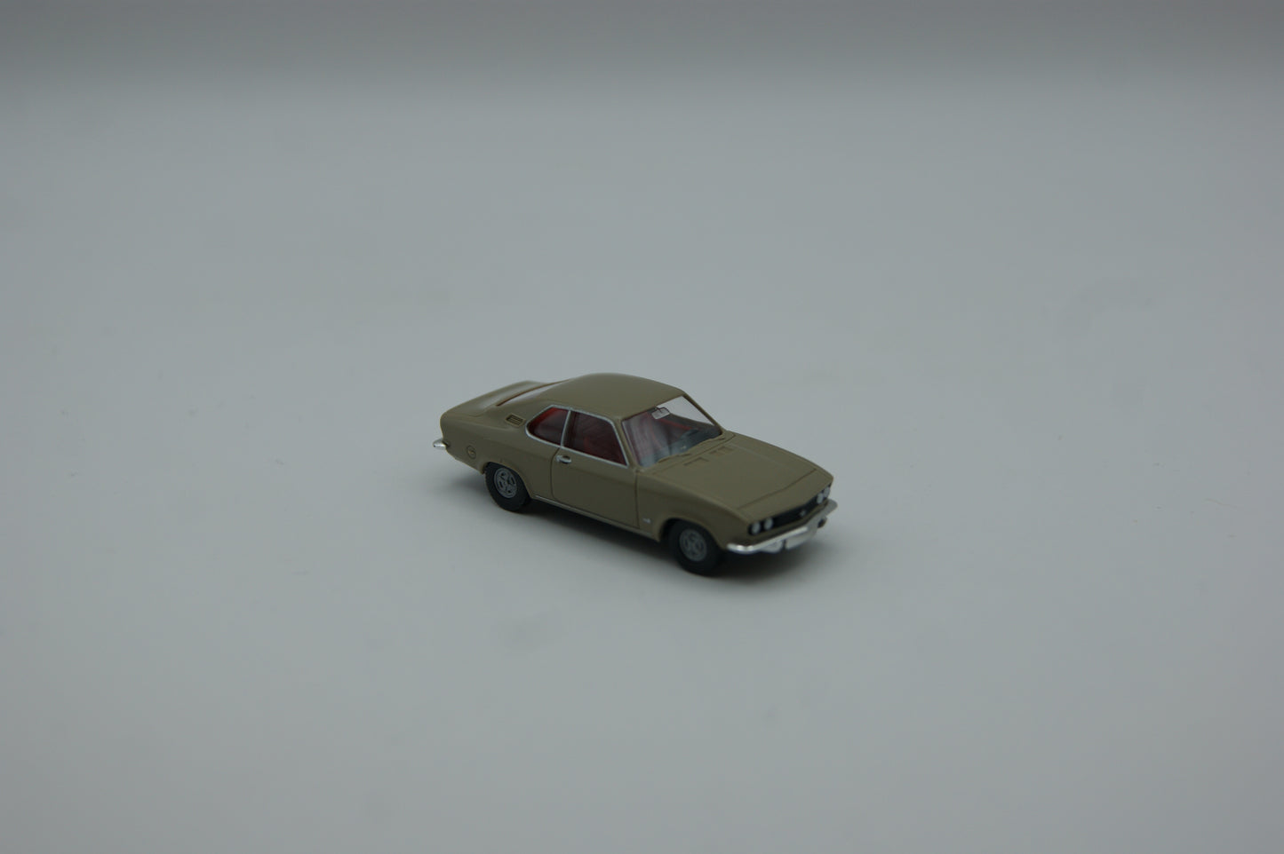 Wiking 8270123 Opel Manta A graubeige 1:87 H0 Oldtimer OVP
