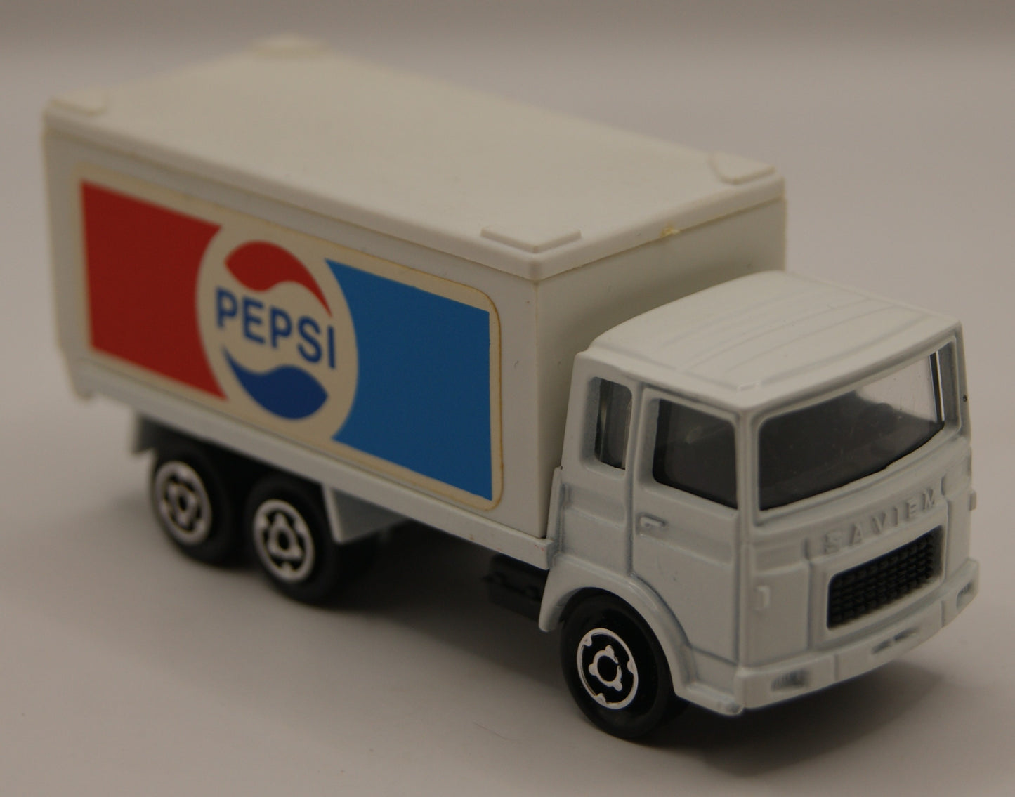 Majorette 214 Saviem SM Container Truck Pepsi Weiß 1:100 Made in France Vintage