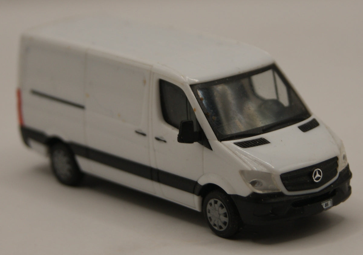 Herpa MiniKit Mercedes-Benz Sprinter Kasten Hochdach weiß H0 1:87 – Fahrerspiegel fehlt