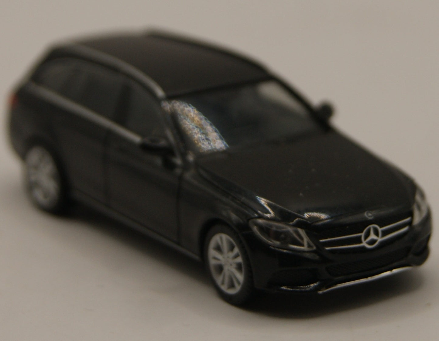 Herpa Mercedes-Benz C-Klasse T-Modell S212 schwarz metallic Kombi H0 1:87