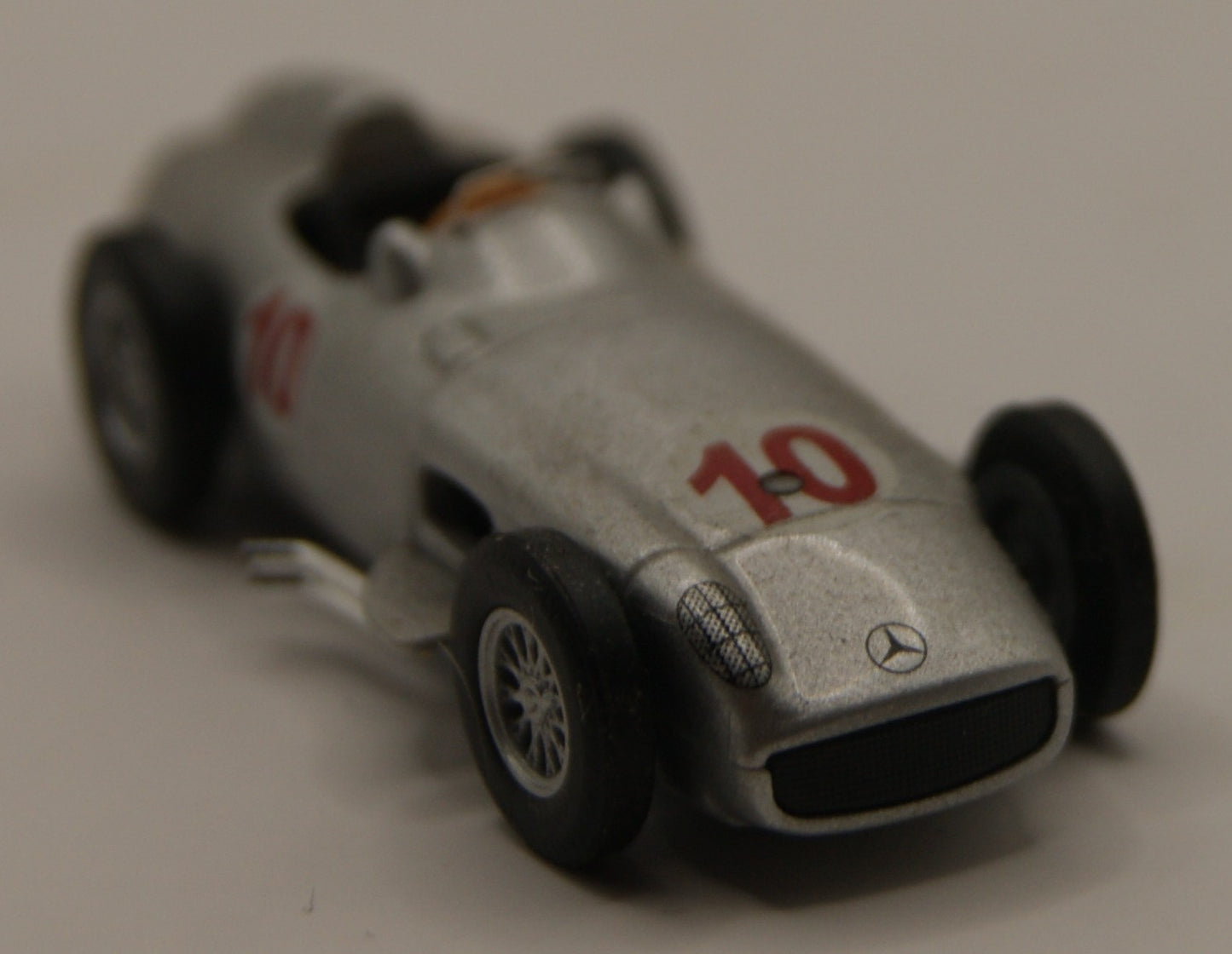 Busch Mercedes-Benz W196 Silberpfeil Nr. 10 Juan Manuel Fangio Spa 1955 H0 1:87
