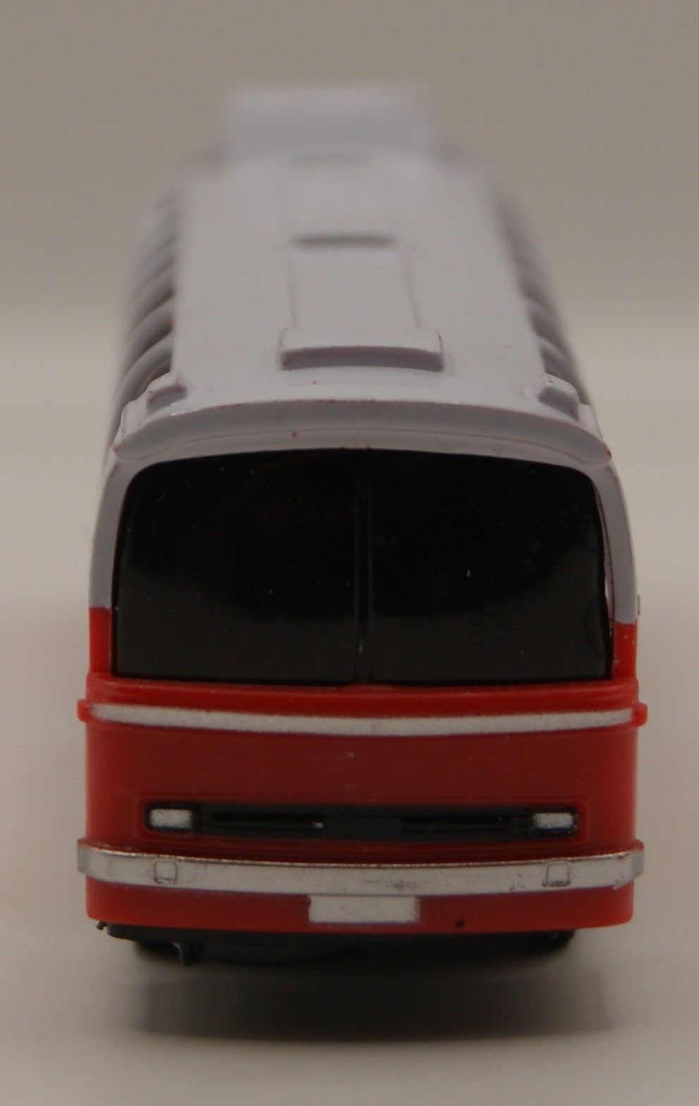 H0 1:87 Reisebus Omnibus rot weiß Modellbus Kunststoff ohne OVP