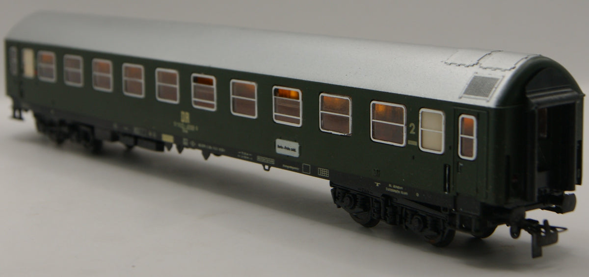 Schicht 426/50 DR Reisezugwagen B4ge 2. Klasse beleuchtet H0 1:87