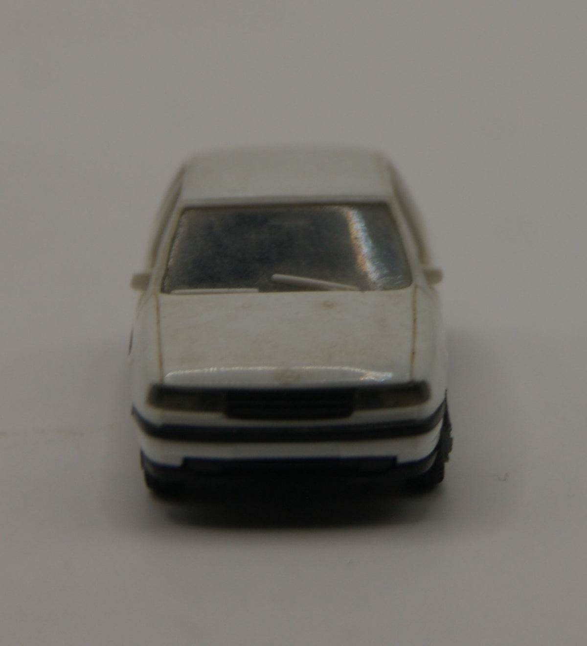 Herpa Opel Vectra A Fließheck weiß 1:87 H0 Modellauto