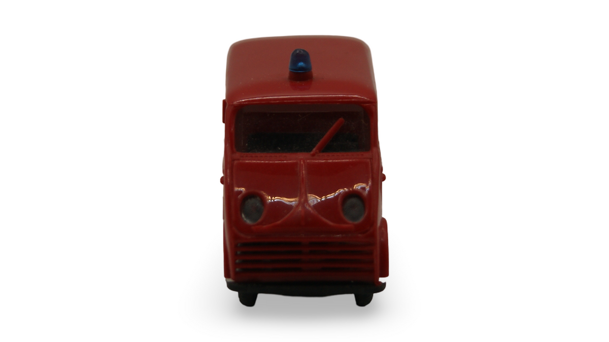 Praline DKW F89 L Auto Union Feuerwehr Frankfurt Rot 1:87 H0