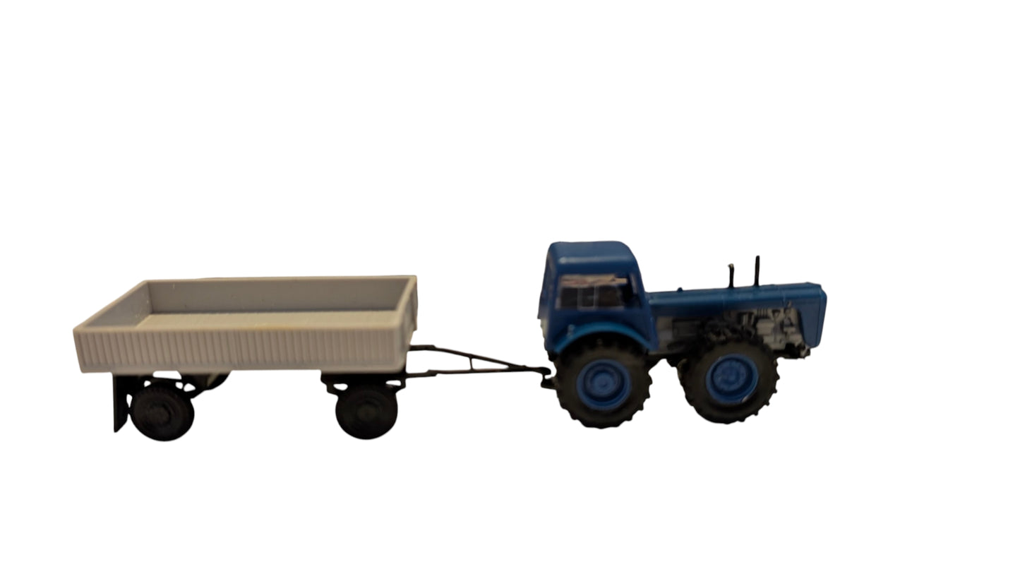 VEB Berlinpalast Dieseltraktor D4K mit Hänger E 5-2 – H0 1:87 – DDR Landwirtschaftsmodell