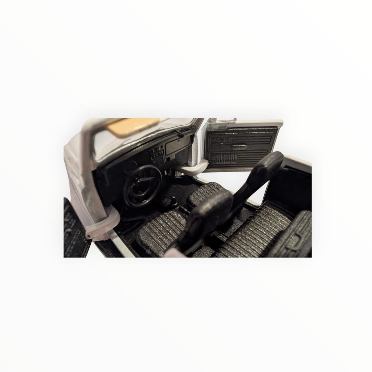 Welly VW Käfer Cabriolet – weiß | 1:43 | Rückzugmotor | Neuware