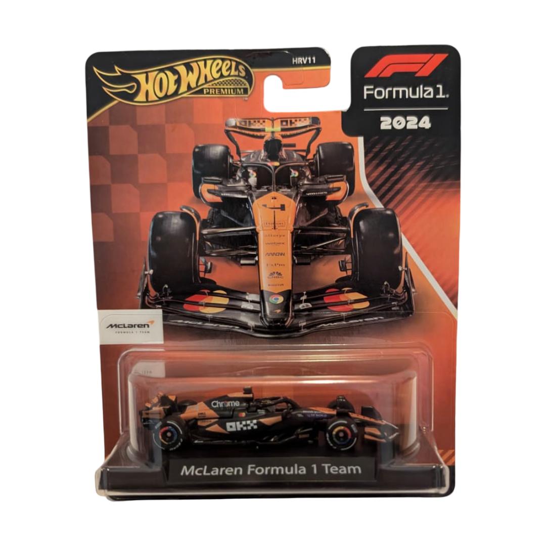 Hot Wheels Premium Formula 1 2024 McLaren F1 Team #4 Lando Norris – 1:64 mit Präsentationssockel – OVP