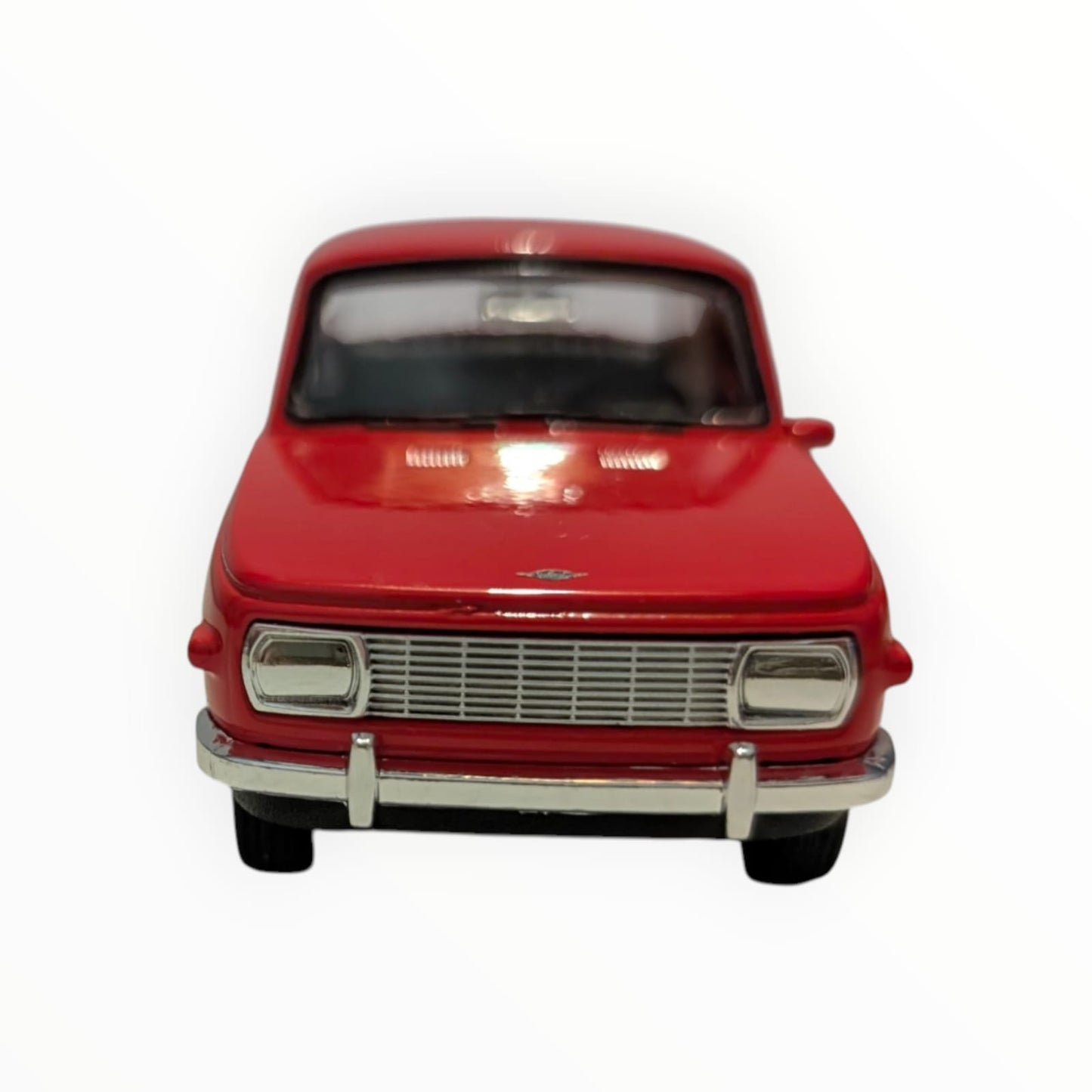 Welly Wartburg 353 – rot | 1:43 | Rückzugmotor | Neuware