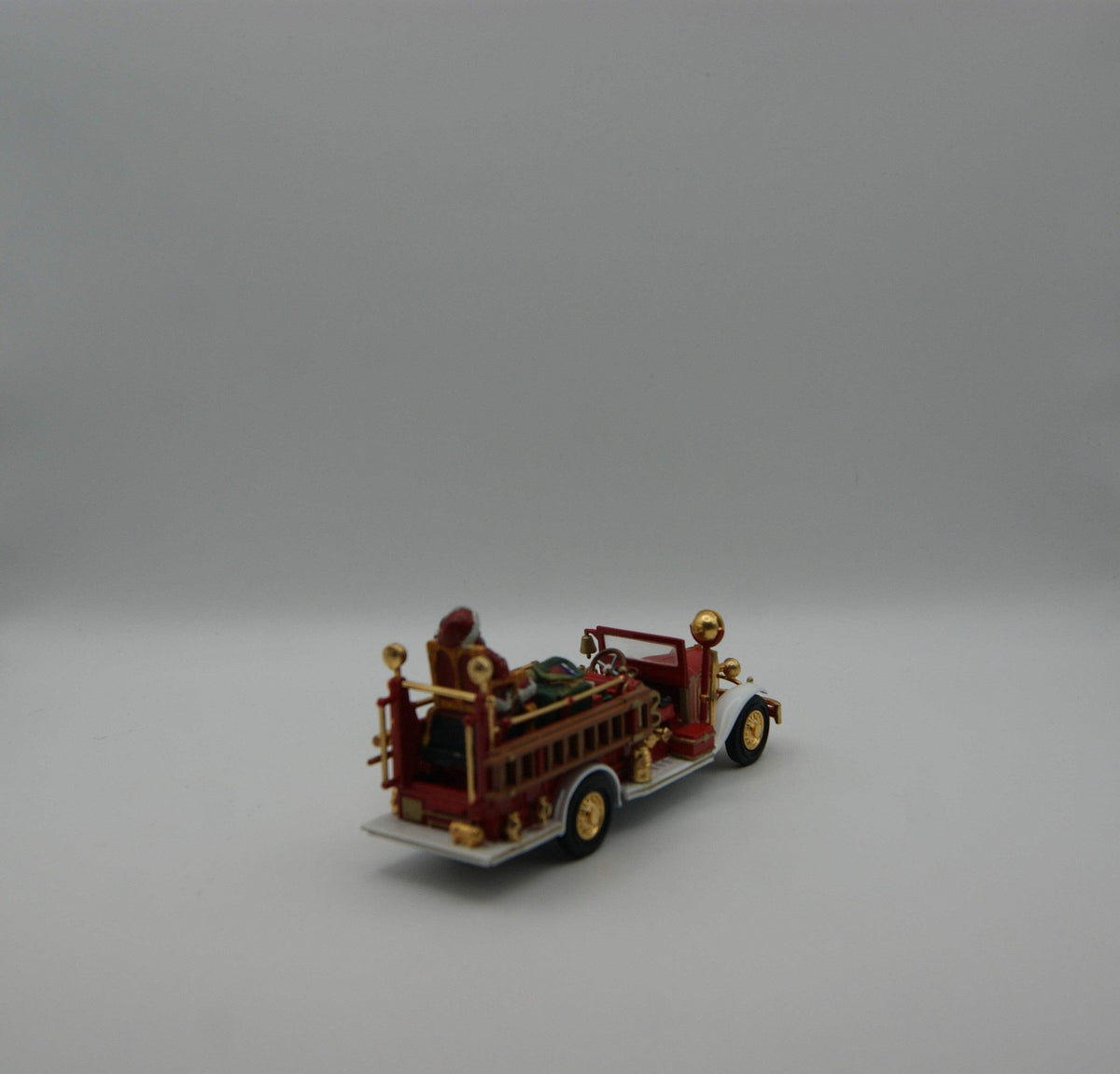 Matchbox Collectibles Holiday Fire Engine 1932 Ford AA Santa YSC03-M 1:43 OVP