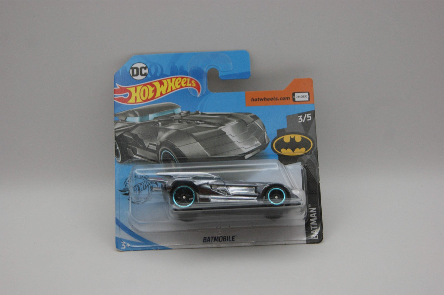 Hot Wheels Batmobile DC Batman 3/5 2017 Chrome Blue Rims 9/250 OVP 1:64