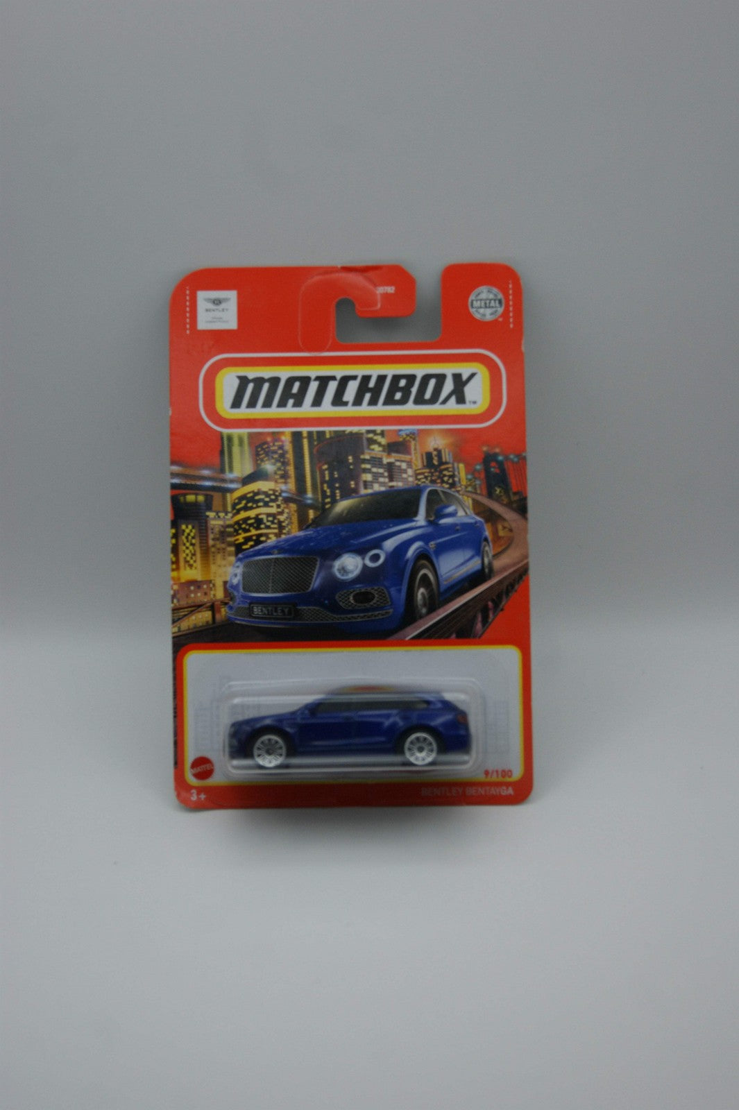 Matchbox ’18 Bentley Bentayga Blau 9/100 MBX Metro US Modell Long Card OVP