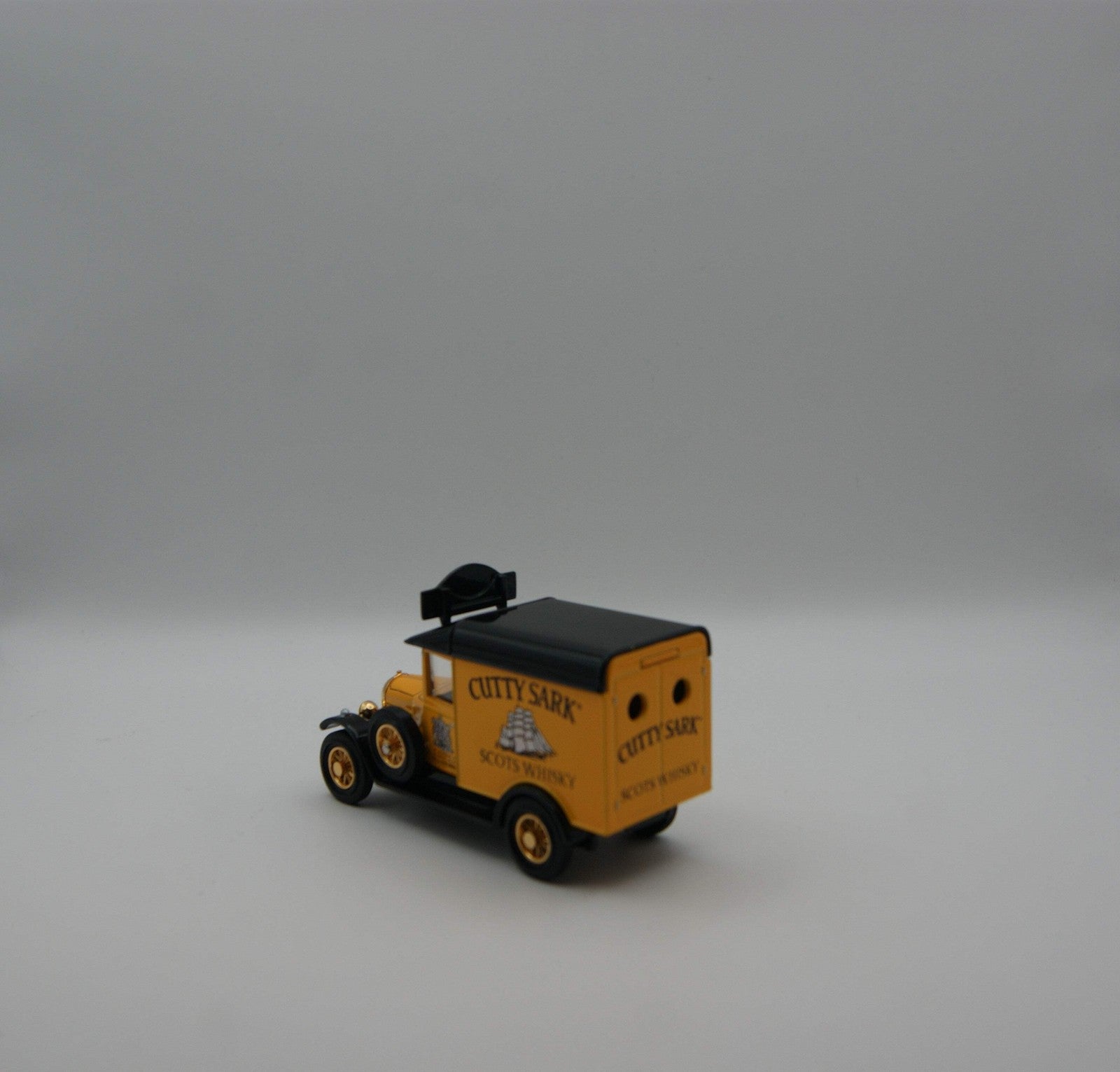 Matchbox Collectibles Cutty Sark 1929 Morris Van YYM37791 OVP Zertifikat 1:43 (K
