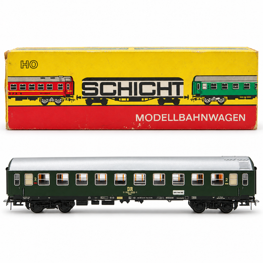 Schicht 426/50 DR Reisezugwagen B4ge 2. Klasse beleuchtet H0 1:87