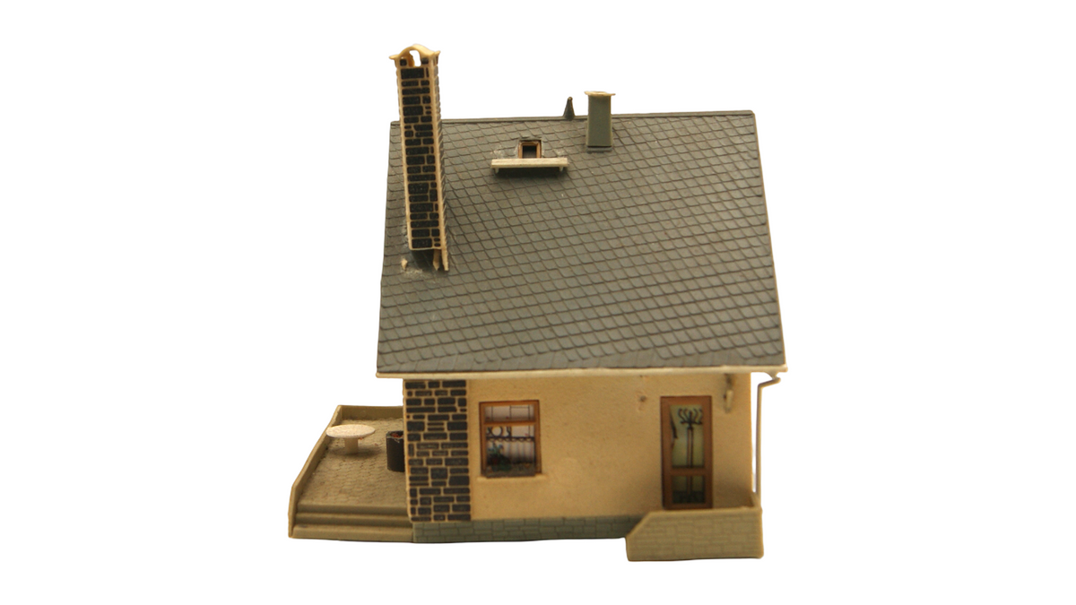 DDR Landhaus mit Balkon Dachgaube & Terrasse TT 1:120 Vintage
