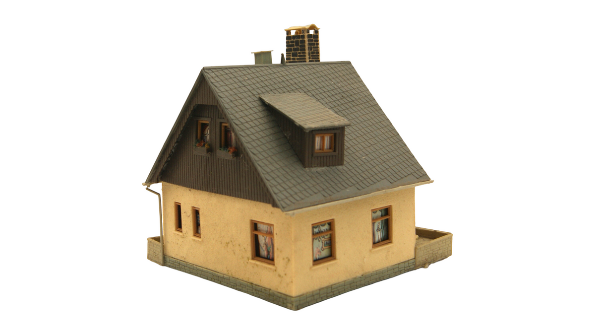 DDR Landhaus mit Balkon Dachgaube & Terrasse TT 1:120 Vintage