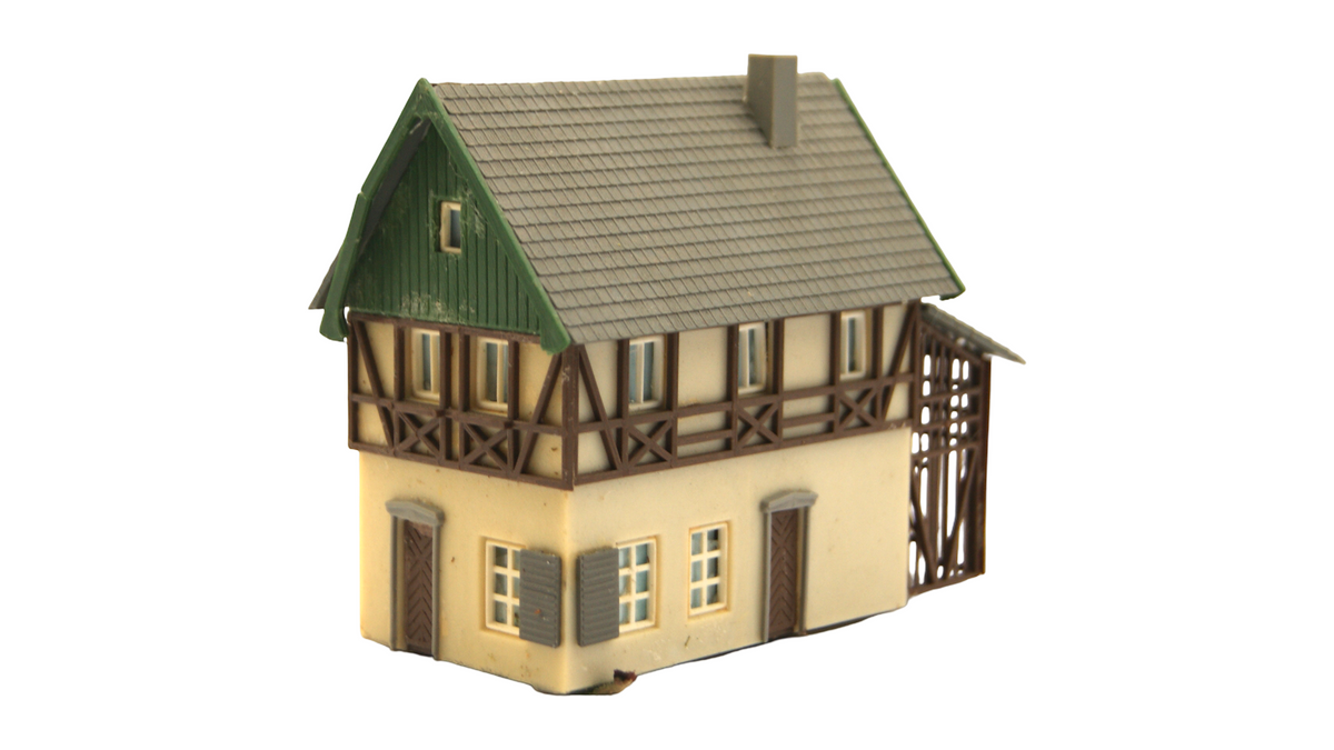 TT 1:120 Wohnhaus mit Fachwerkbalkon Garage & Nebengebäude – Vintage