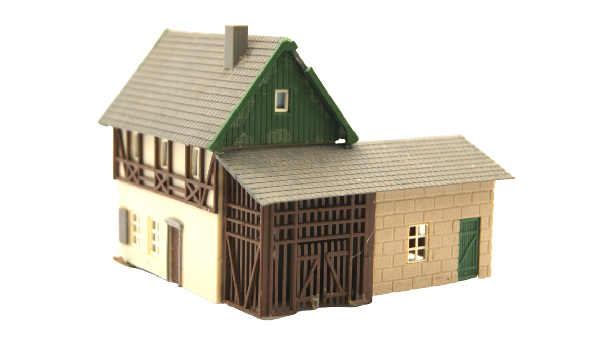 TT 1:120 Wohnhaus mit Fachwerkbalkon Garage & Nebengebäude – Vintage