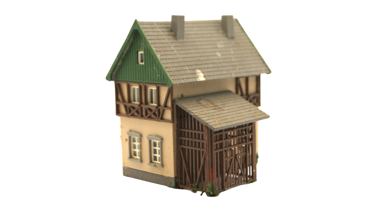TT 1:120 Fachwerkhaus mit Balkon Dachgaube & Schuppen – Vintage