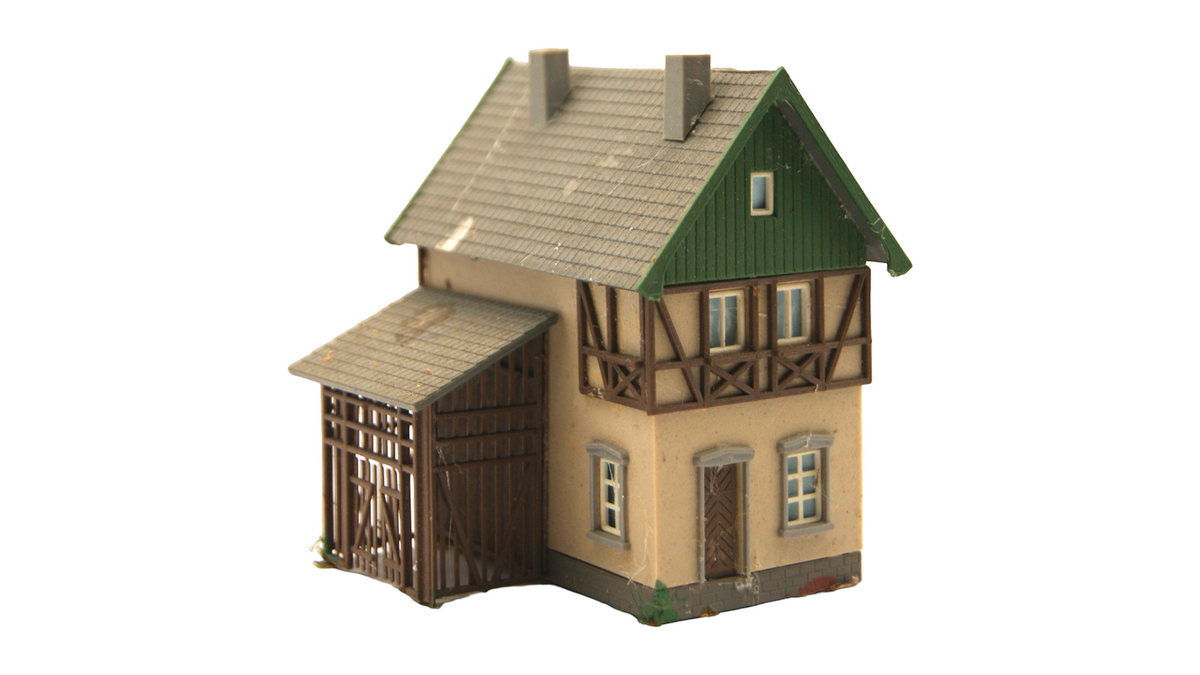 TT 1:120 Fachwerkhaus mit Balkon Dachgaube & Schuppen – Vintage