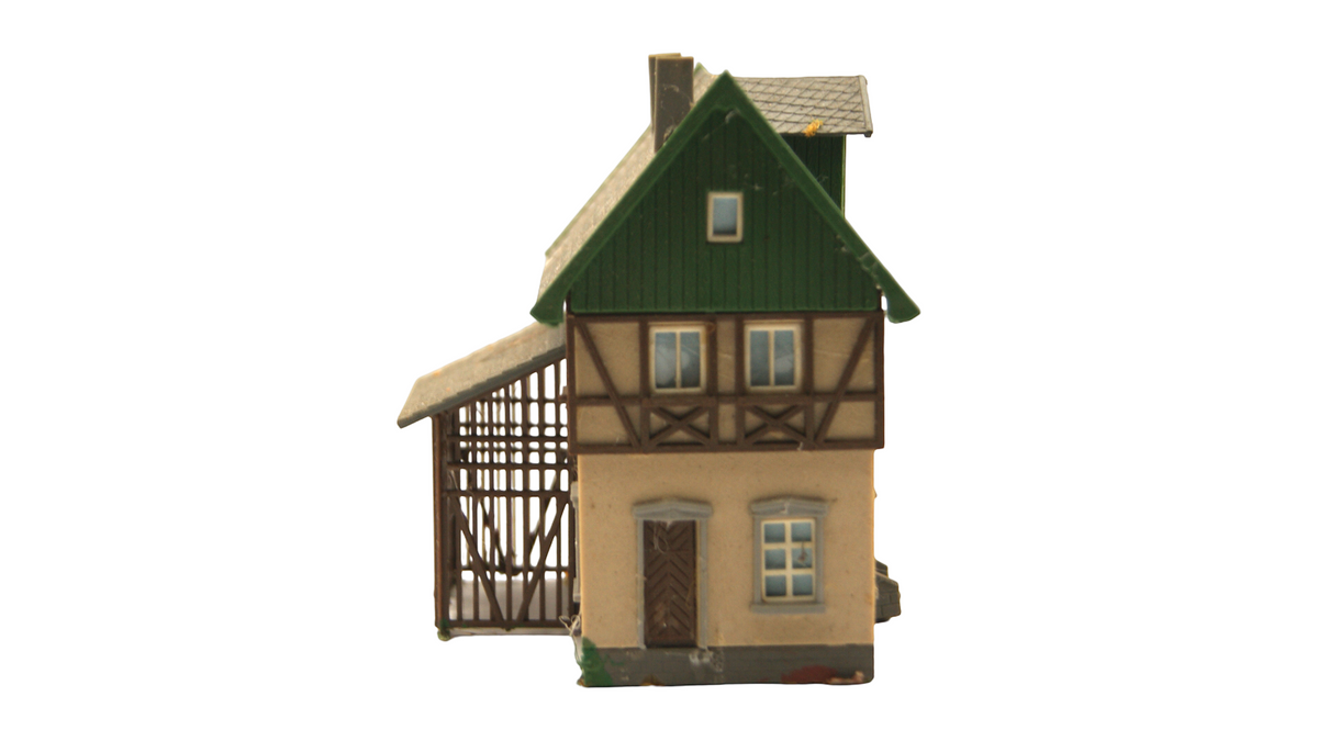 TT 1:120 Fachwerkhaus mit Balkon Dachgaube & Schuppen – Vintage