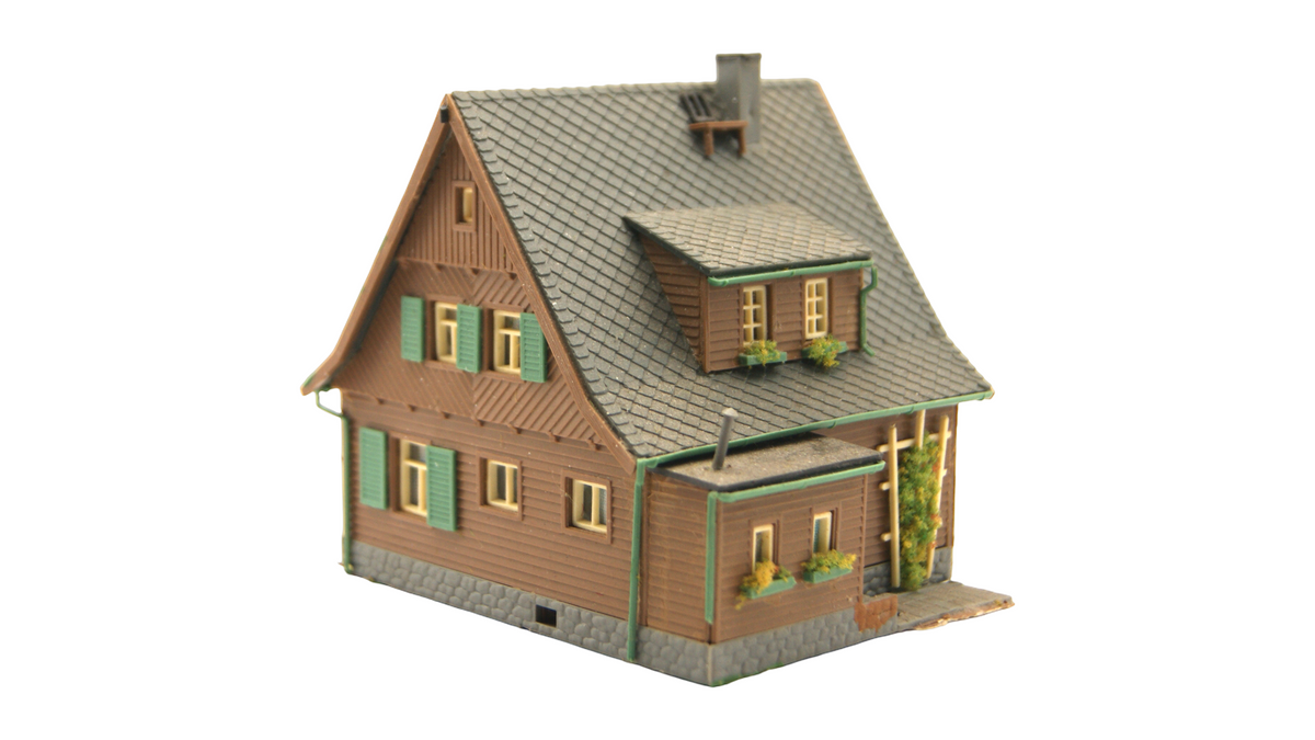 Spur TT 1:120 Wohnhaus mit Erker und Dachgauben – Modellbahn Gebäude