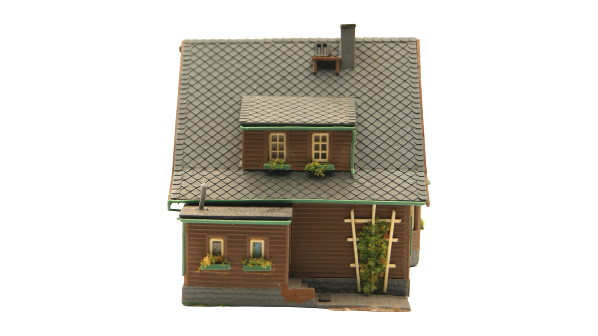 Spur TT 1:120 Wohnhaus mit Erker und Dachgauben – Modellbahn Gebäude