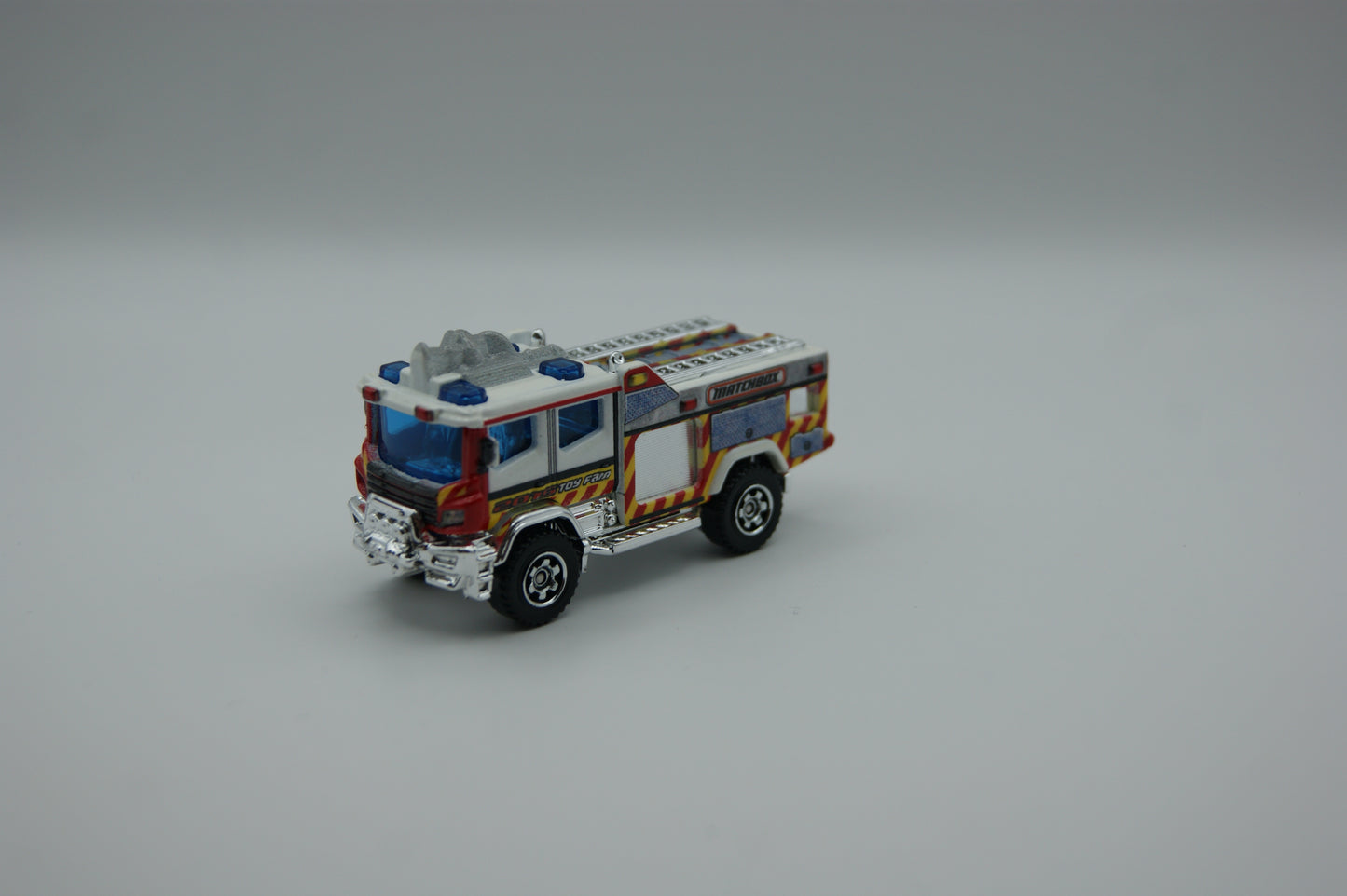 Matchbox Blaze Blitzer Toy Fair 2015 Exclusive Feuerwehr 1:64 mit Box