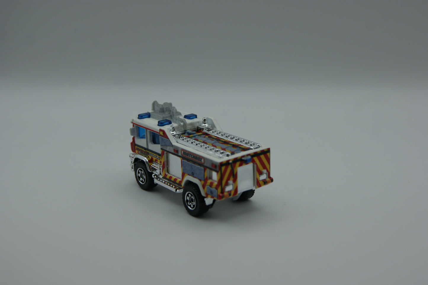 Matchbox Blaze Blitzer Toy Fair 2015 Exclusive Feuerwehr 1:64 mit Box