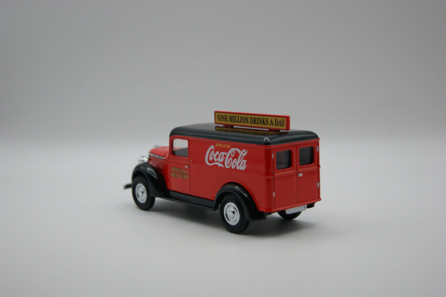 Matchbox Collectibles 1937 GMC Van Coca-Cola YPC02-M OVP Zertifikat 1:43