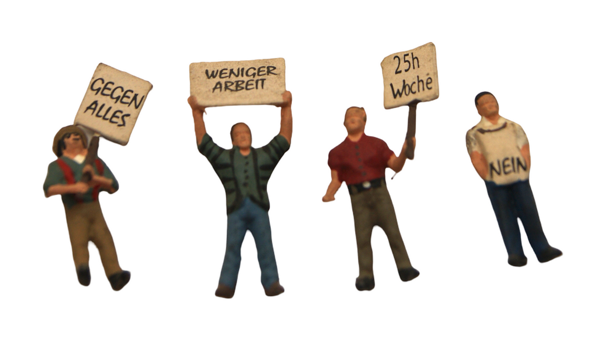 Demonstranten Figuren H0 1:87 4-teilig ca. 2 cm Modellbahn Zubehör