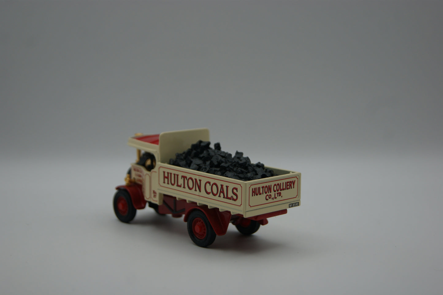 Matchbox Collectibles YAS02-M 1922 Foden Coal Truck Hulton Coals OVP Zertifikat