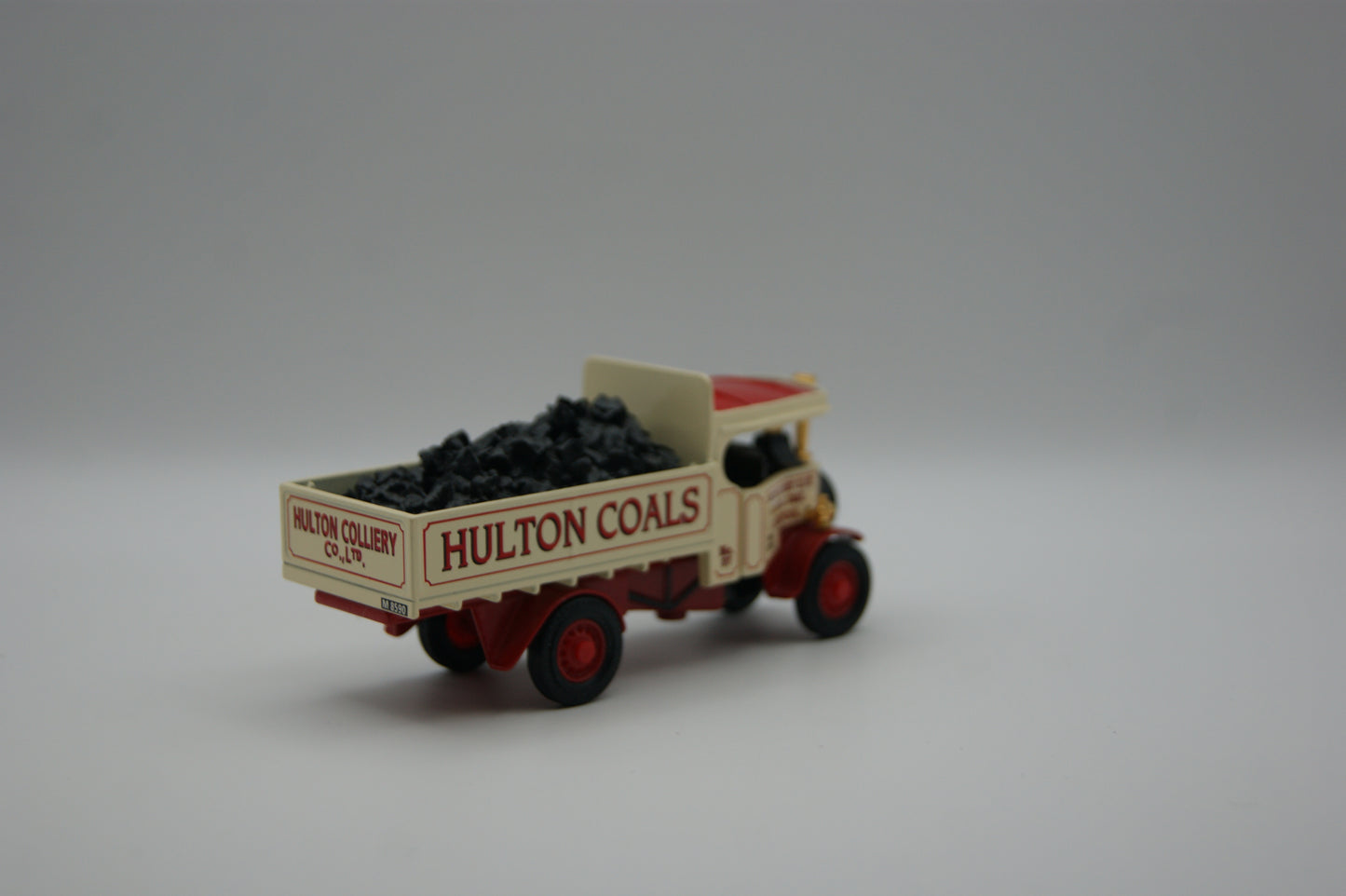 Matchbox Collectibles YAS02-M 1922 Foden Coal Truck Hulton Coals OVP Zertifikat