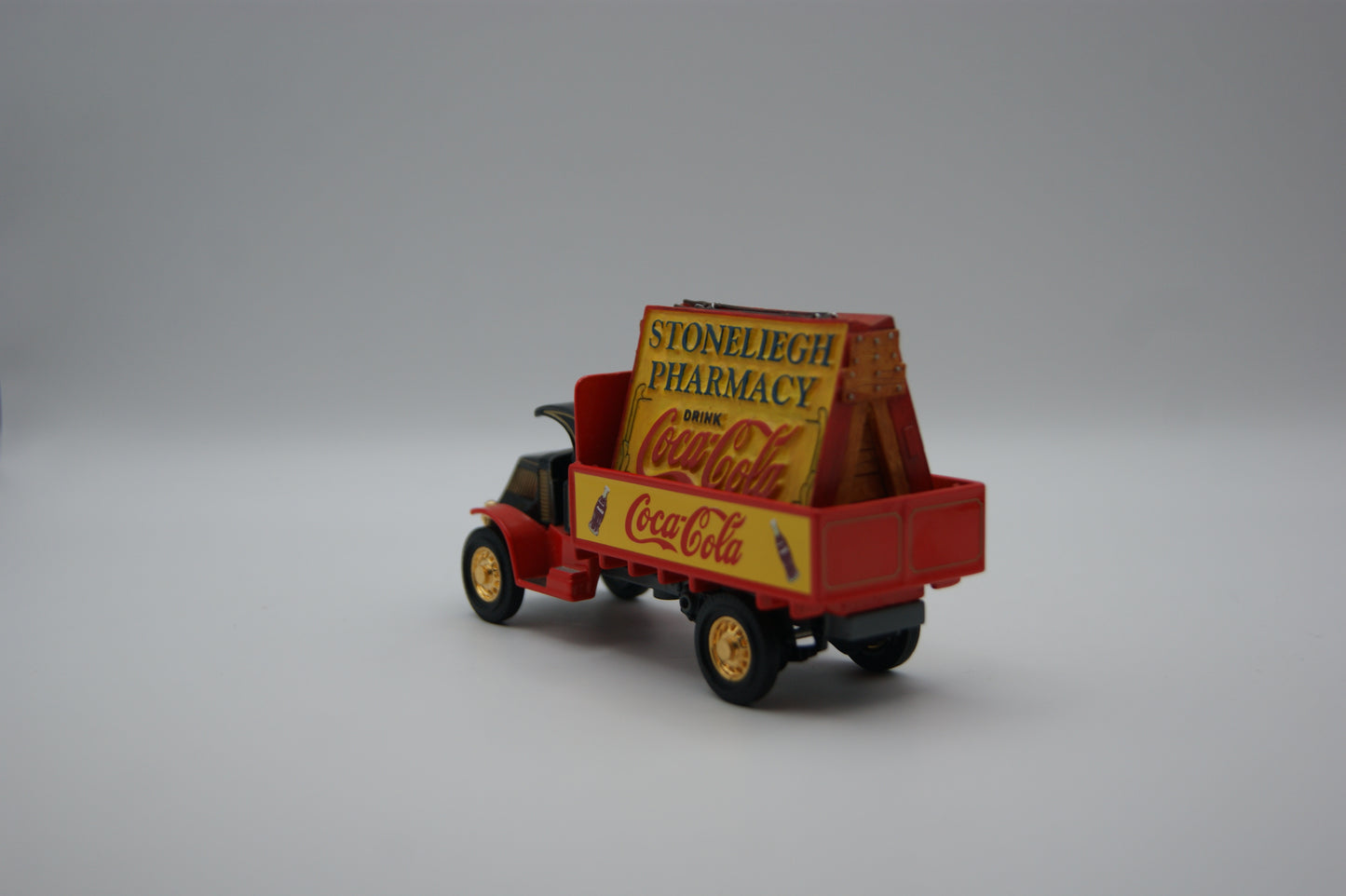 Matchbox Collectibles YPC03-M 1920 Mack AC Coca-Cola Stoneleigh OVP Zertifikat