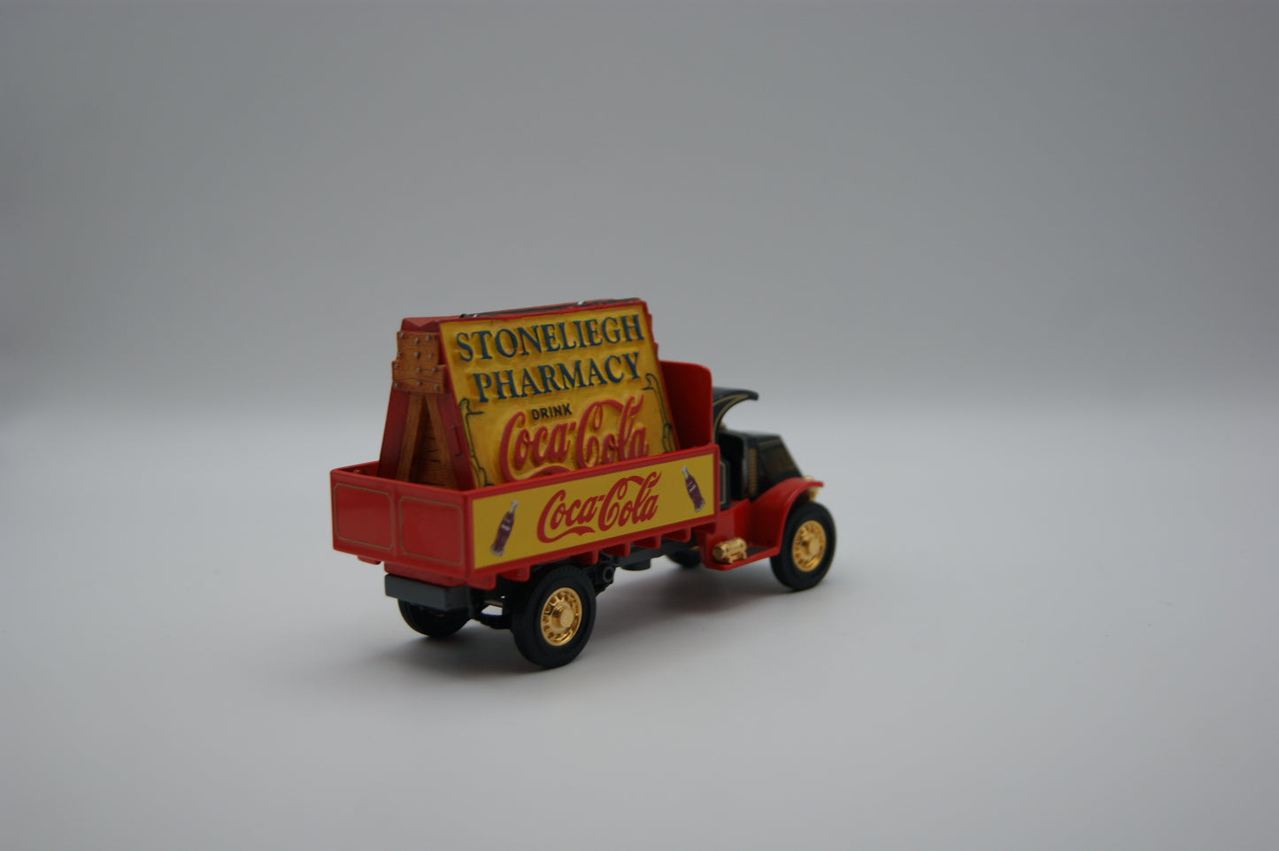 Matchbox Collectibles YPC03-M 1920 Mack AC Coca-Cola Stoneleigh OVP Zertifikat
