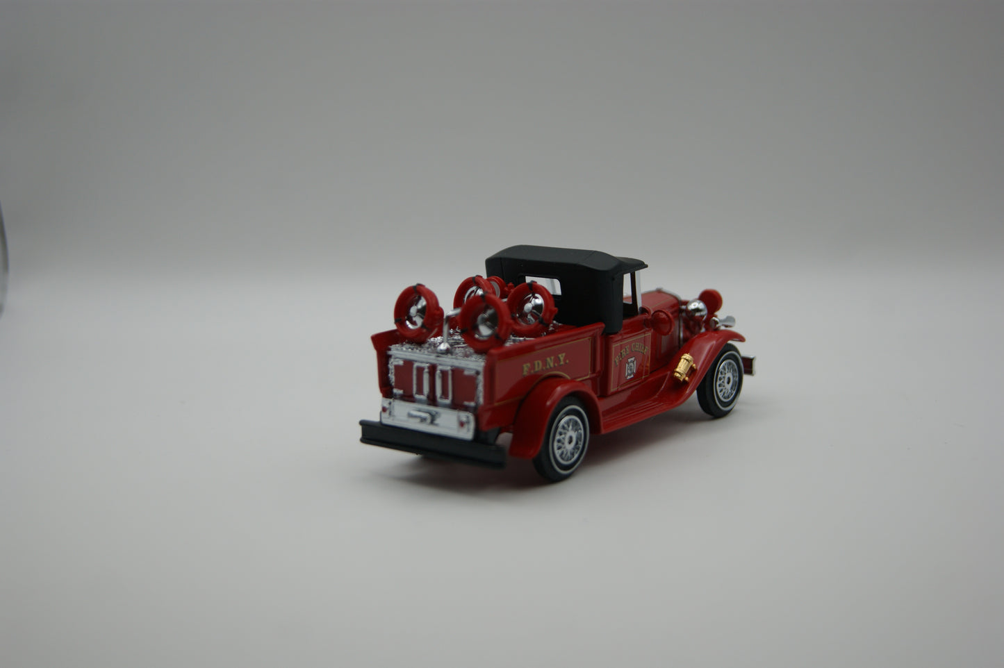 Matchbox Models of Yesteryear YFE12 1930 Ford Model A FDNY Fire Chief OVP