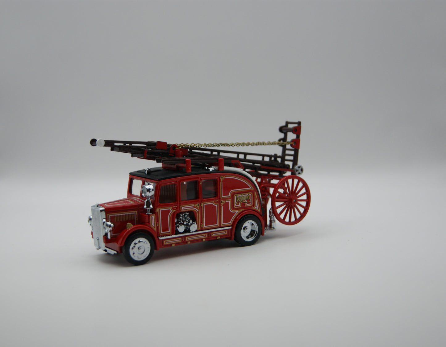 Matchbox Models of Yesteryear YFE05 1932 Mercedes-Benz Feuerwehr Cleveland OVP