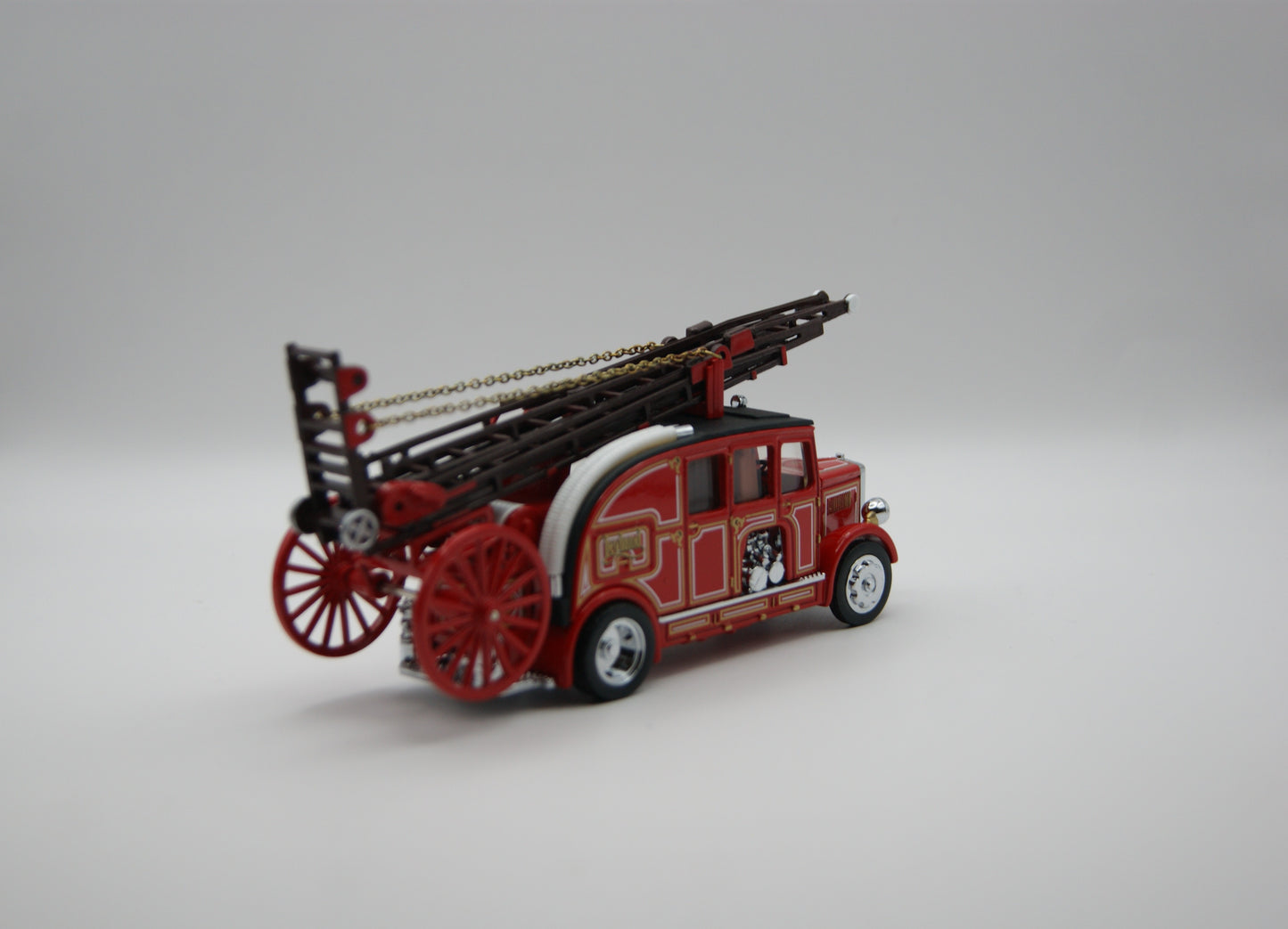 Matchbox Models of Yesteryear YFE05 1932 Mercedes-Benz Feuerwehr Cleveland OVP