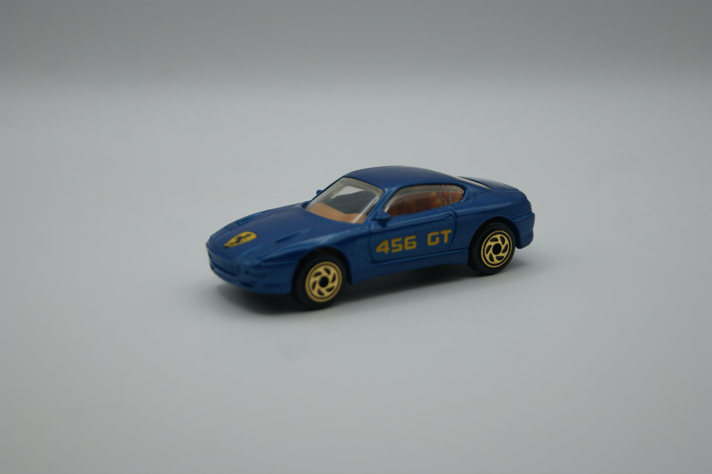 Matchbox Ferrari 456 GT 1994 Blau Goldfelgen 1:61 Modellauto lose