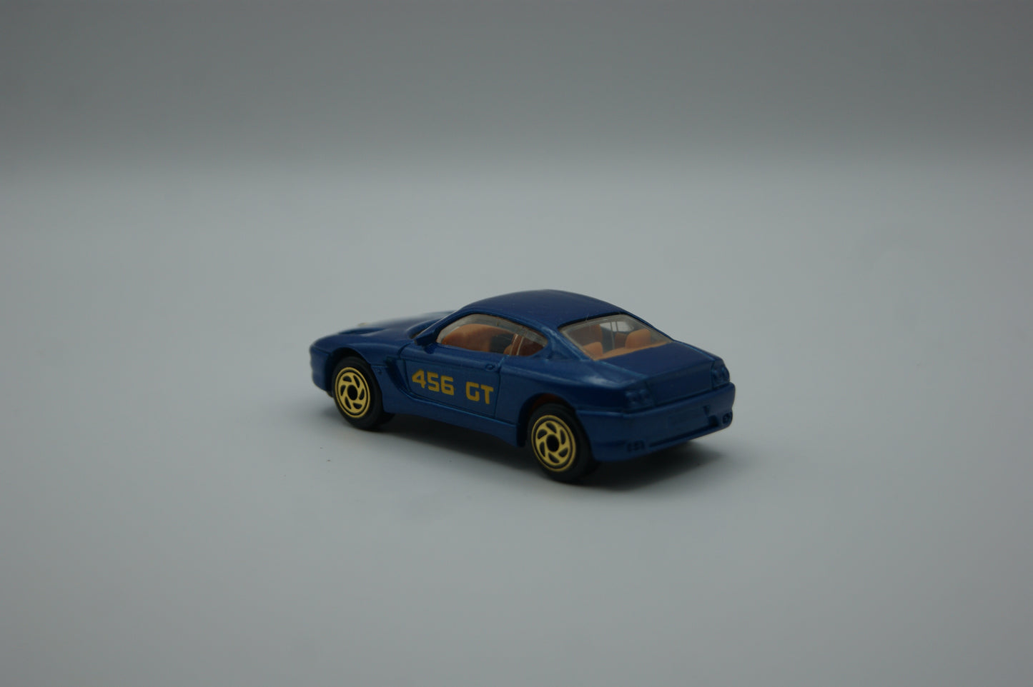 Matchbox Ferrari 456 GT 1994 Blau Goldfelgen 1:61 Modellauto lose