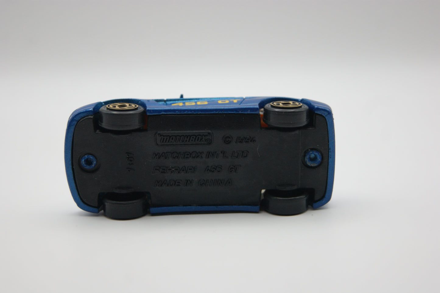 Matchbox Ferrari 456 GT 1994 Blau Goldfelgen 1:61 Modellauto lose