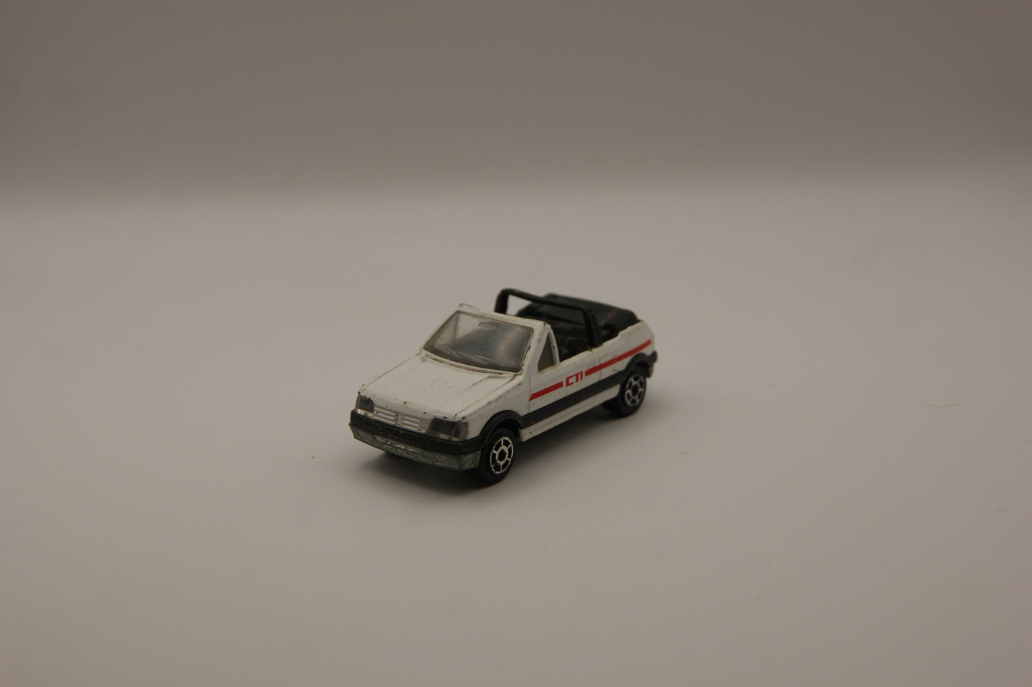 Majorette Peugeot 205 CTI Cabriolet Nr. 210 Weiß 1:53 Vintage Made in France