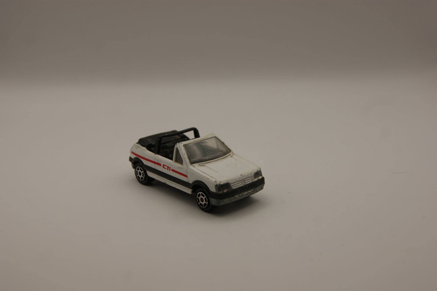 Majorette Peugeot 205 CTI Cabriolet Nr. 210 Weiß 1:53 Vintage Made in France