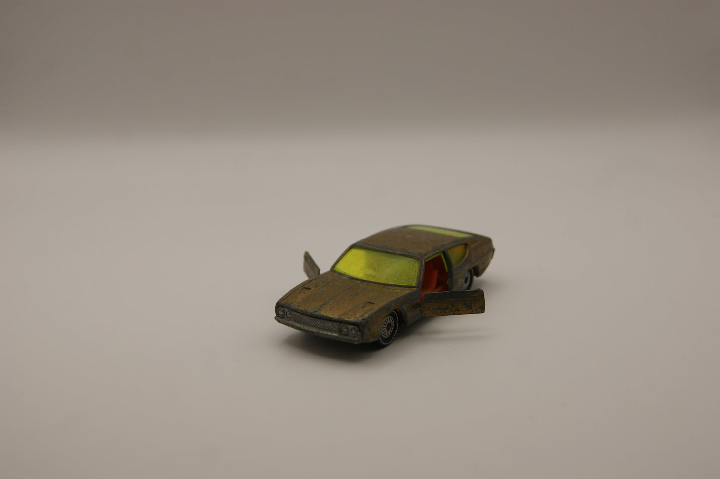 SIKU V317 Lamborghini 400 GT Espada Gold Vintage Modellauto Türen öffnen