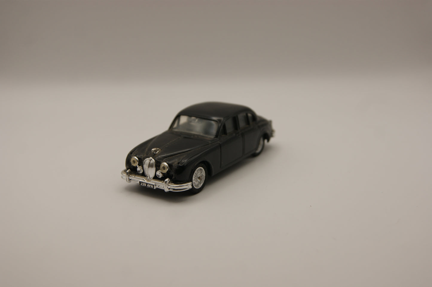 Corgi Classics C700/3 Jaguar MK II 1959 Schwarz 1:43 Modellauto ohne OVP